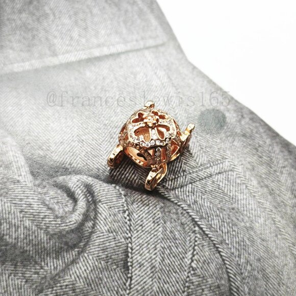 Pandora Rose™ Cinderella Sparkling Carriage Charm - Picture 2 of 5